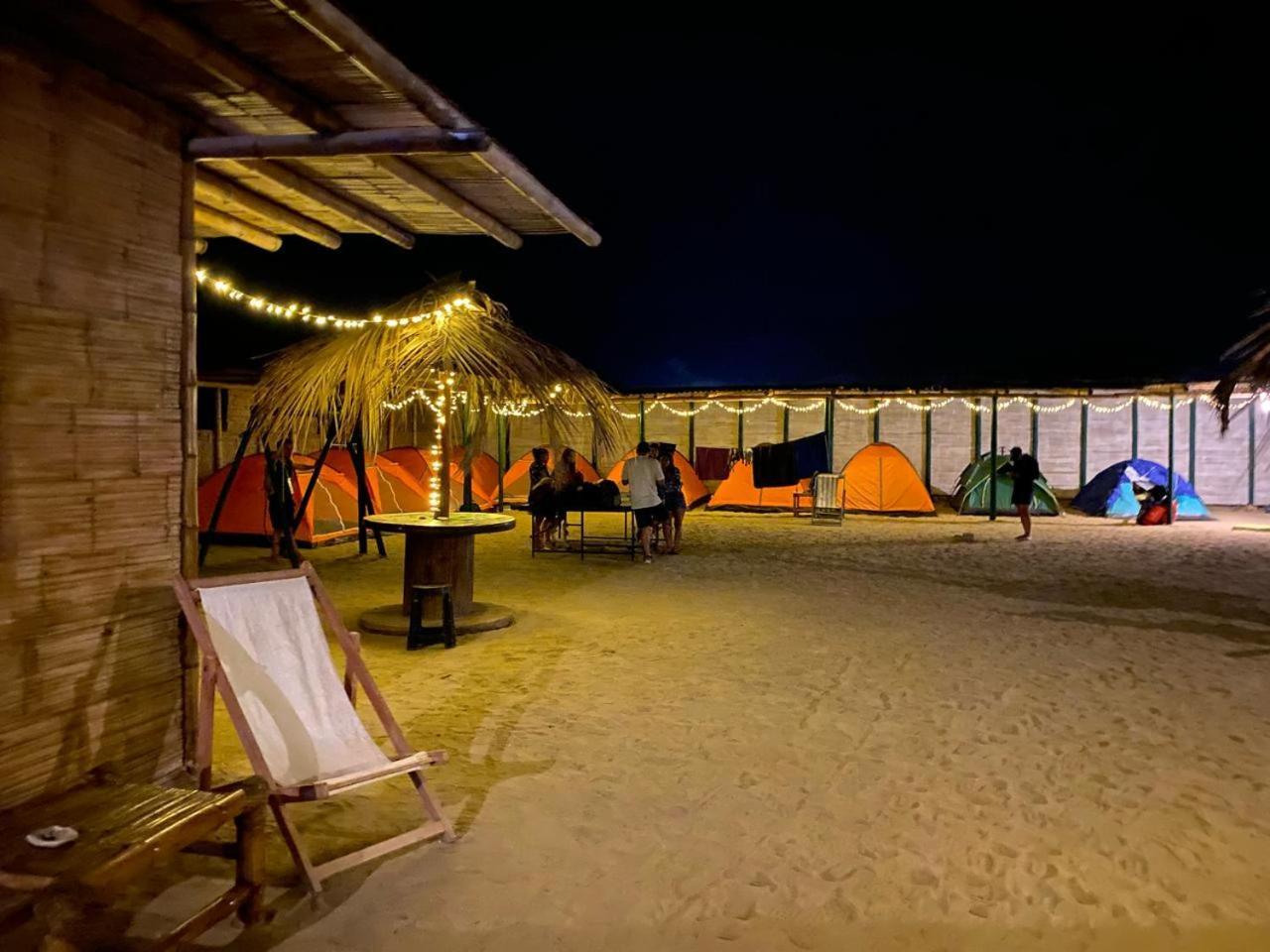 Pepon Surf Camp Hotell Máncora Exteriör bild