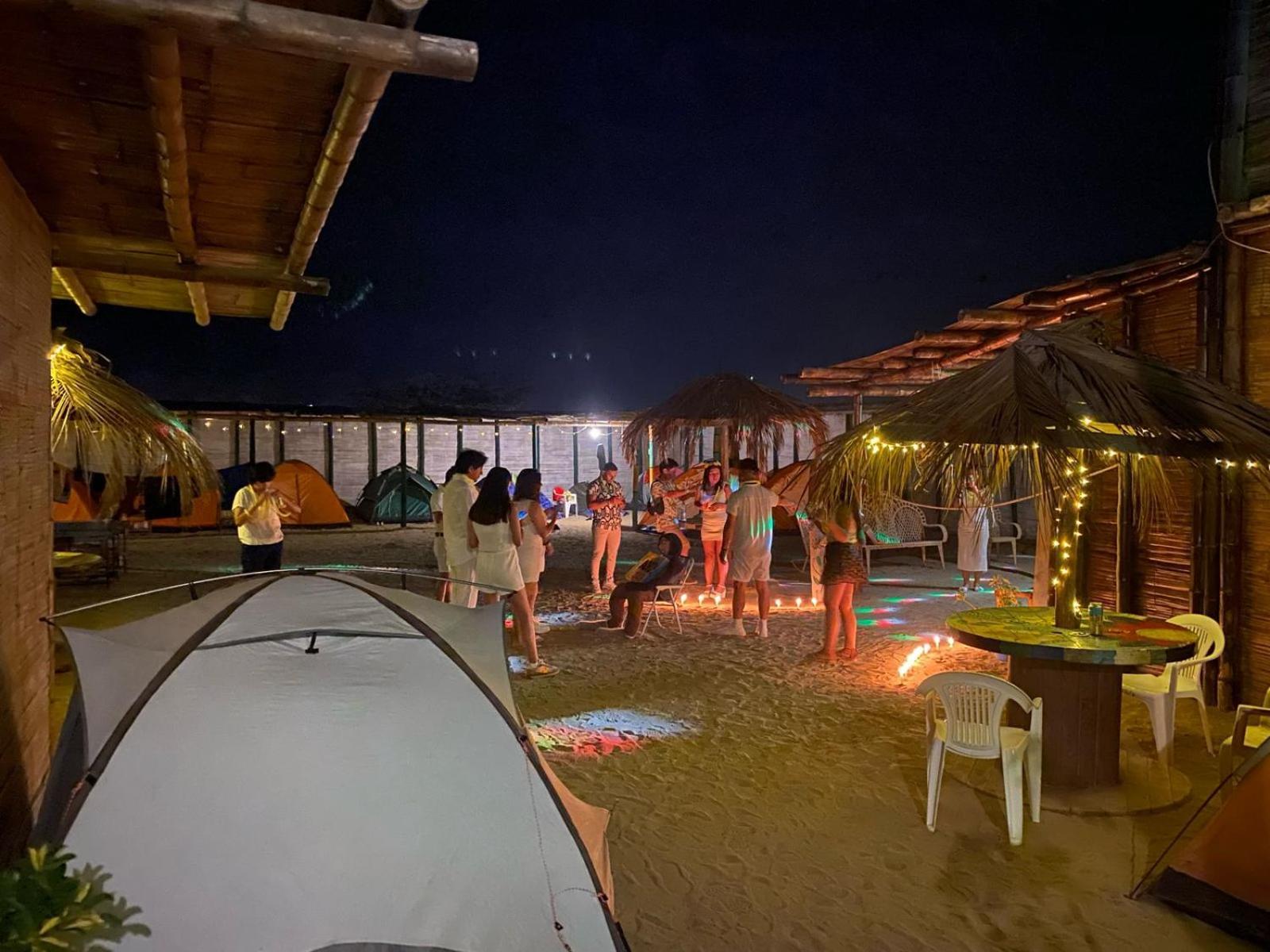 Pepon Surf Camp Hotell Máncora Exteriör bild