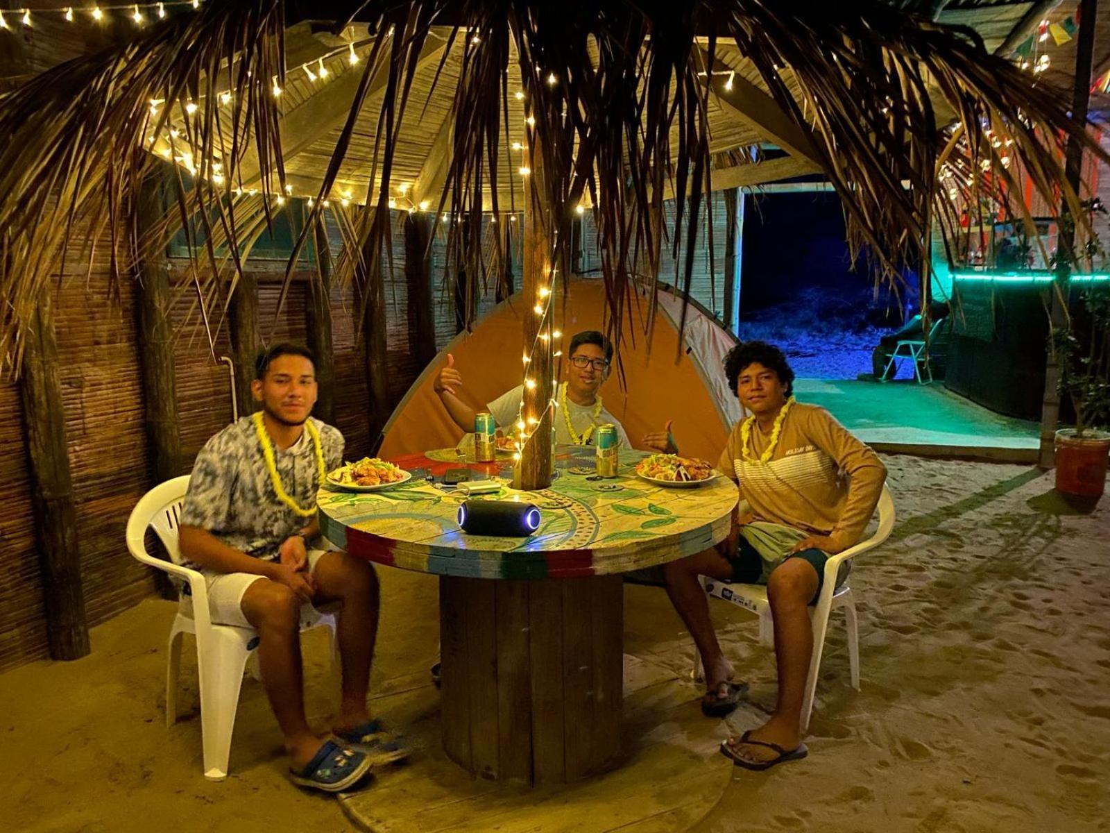 Pepon Surf Camp Hotell Máncora Exteriör bild